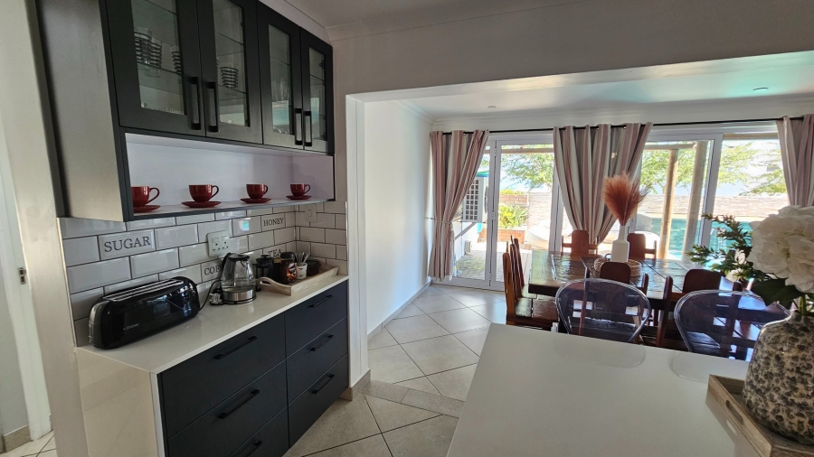 4 Bedroom Property for Sale in Britannia Bay Western Cape